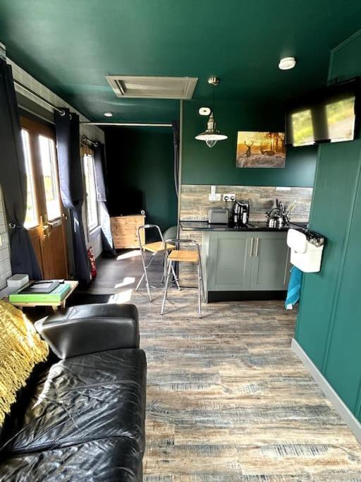 The Potter'S Rest, A Cosy Wee Cabin In The Highlands Watten Exterior foto